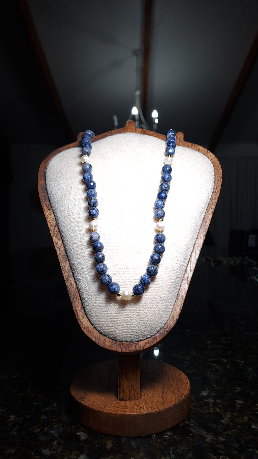 Collar 16